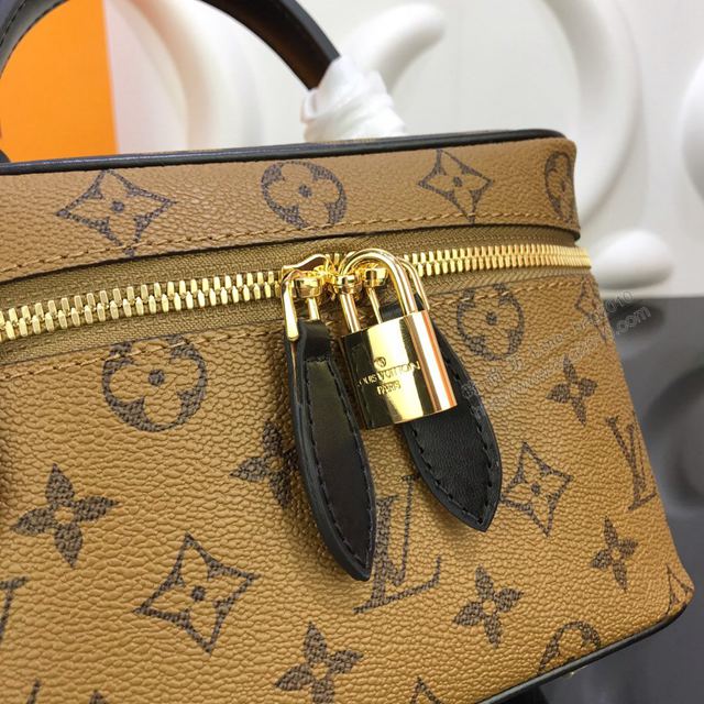 LV包 LV女包 M42264老花 2020春夏走秀款化妝包 盥洗包 鏈子編織皮單肩斜挎包  ydh3263